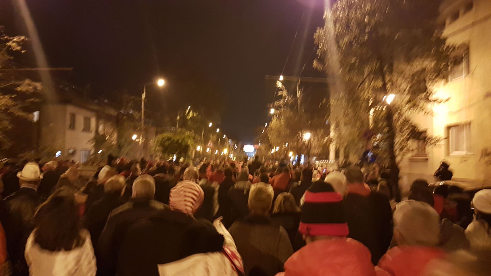 אלפי אוהדי באר שבע בתהלוכה לאיצטדיון. כמו יציאת מצרים (צילום: איתן ניר)